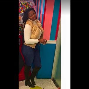 Judith & Charles fur vest